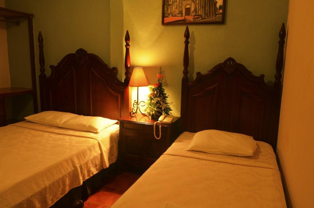 Hotel Real León Zewnętrze zdjęcie