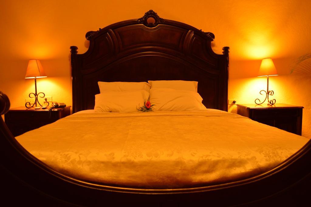 Hotel Real León Zewnętrze zdjęcie